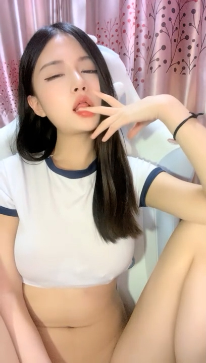 极品尤物网红女神！顶级颜值身材！细腰美乳无毛肥穴，跳蛋塞入自慰，假屌深喉口交，极度淫骚