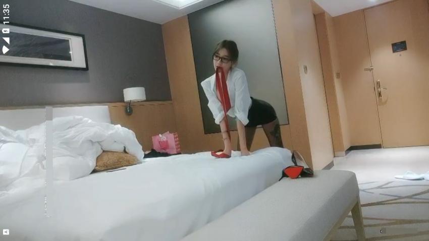 草莓修车 - 极品外围嫩模，性感骚舞情趣调教1