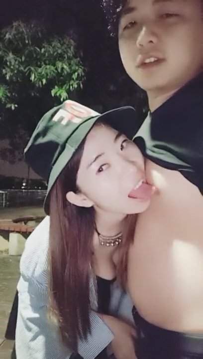 三更半夜小区里激情主播1